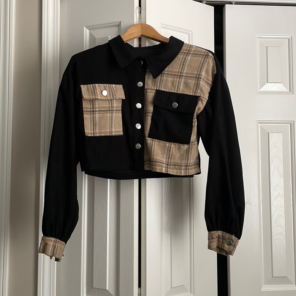 Stylish cropped jacket